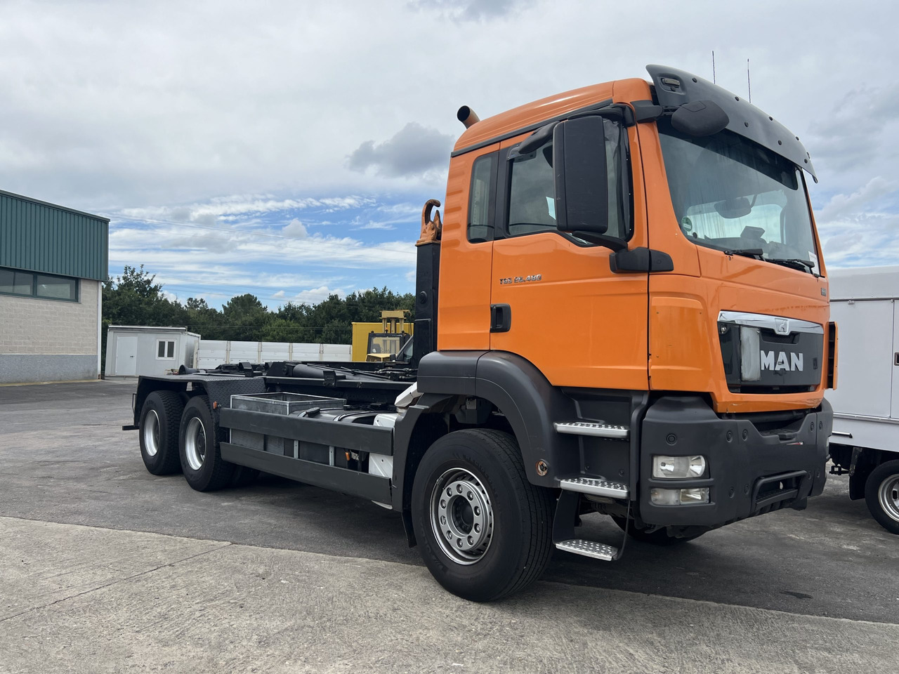CAMIONN MULTILIF 6X4 MAN 26480 - Haakarmsysteem vrachtwagen: afbeelding 2 CAMIONN MULTILIF 6X4 MAN 26480 - Haakarmsysteem vrachtwagen: afbeelding 2