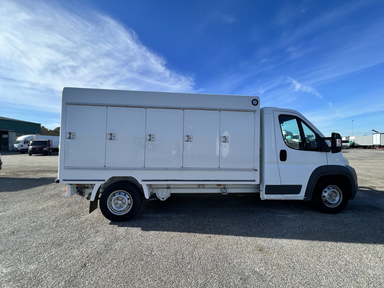 FUROGON HELADERO CON PLACAS MERCEDES Y IVECO - Koelwagen: afbeelding 2 FUROGON HELADERO CON PLACAS MERCEDES Y IVECO - Koelwagen: afbeelding 2