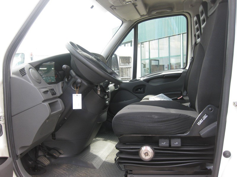 IVECO 35C15 CAJA CERRADA - Bestelwagen gesloten laadbak: afbeelding 4 IVECO 35C15 CAJA CERRADA - Bestelwagen gesloten laadbak: afbeelding 4