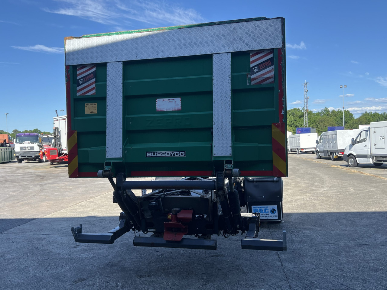 Camión Mercedes frigorífico - Chassis vrachtwagen: afbeelding 5 Camión Mercedes frigorífico - Chassis vrachtwagen: afbeelding 5