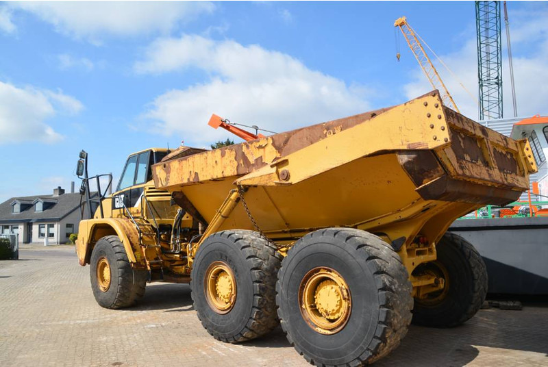 Cat 735 - Kiepwagen met knikbesturing: afbeelding 2 Cat 735 - Kiepwagen met knikbesturing: afbeelding 2
