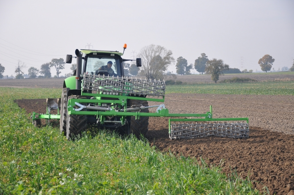 Bomet Wielozadaniowe wały zębate na przedni TUZ/ Vielzweck - Zahnwalze -Frontdreipunktanbau / Multi-purpose toothed rollers / Вал для передней навески - Landbouw wals: afbeelding 4 Bomet Wielozadaniowe wały zębate na przedni TUZ/ Vielzweck - Zahnwalze -Frontdreipunktanbau / Multi-purpose toothed rollers / Вал для передней навески - Landbouw wals: afbeelding 4