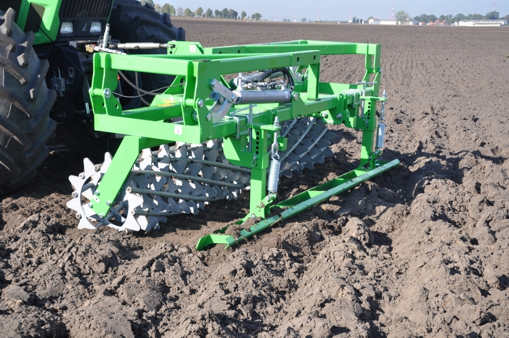 Bomet Wielozadaniowe wały zębate na przedni TUZ/ Vielzweck - Zahnwalze -Frontdreipunktanbau / Multi-purpose toothed rollers / Вал для передней навески - Landbouw wals: afbeelding 3 Bomet Wielozadaniowe wały zębate na przedni TUZ/ Vielzweck - Zahnwalze -Frontdreipunktanbau / Multi-purpose toothed rollers / Вал для передней навески - Landbouw wals: afbeelding 3