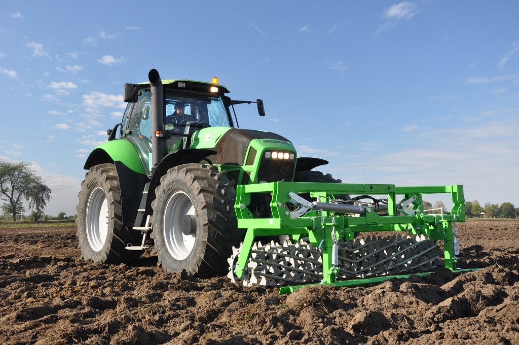 Bomet Wielozadaniowe wały zębate na przedni TUZ/ Vielzweck - Zahnwalze -Frontdreipunktanbau / Multi-purpose toothed rollers / Вал для передней навески - Landbouw wals: afbeelding 2 Bomet Wielozadaniowe wały zębate na przedni TUZ/ Vielzweck - Zahnwalze -Frontdreipunktanbau / Multi-purpose toothed rollers / Вал для передней навески - Landbouw wals: afbeelding 2