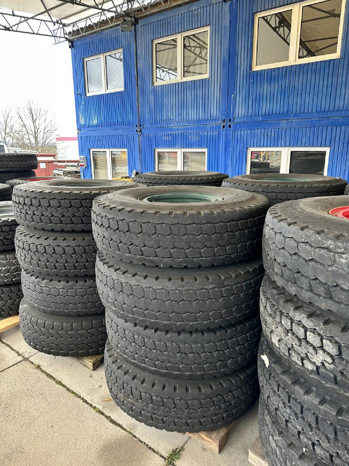 Liebherr Zubehör = Kompletträder 16 x Bridgestone VHS 445/95 R25 (16.00 R25) - Mobiele kraan: afbeelding 2 Liebherr Zubehör = Kompletträder 16 x Bridgestone VHS 445/95 R25 (16.00 R25) - Mobiele kraan: afbeelding 2