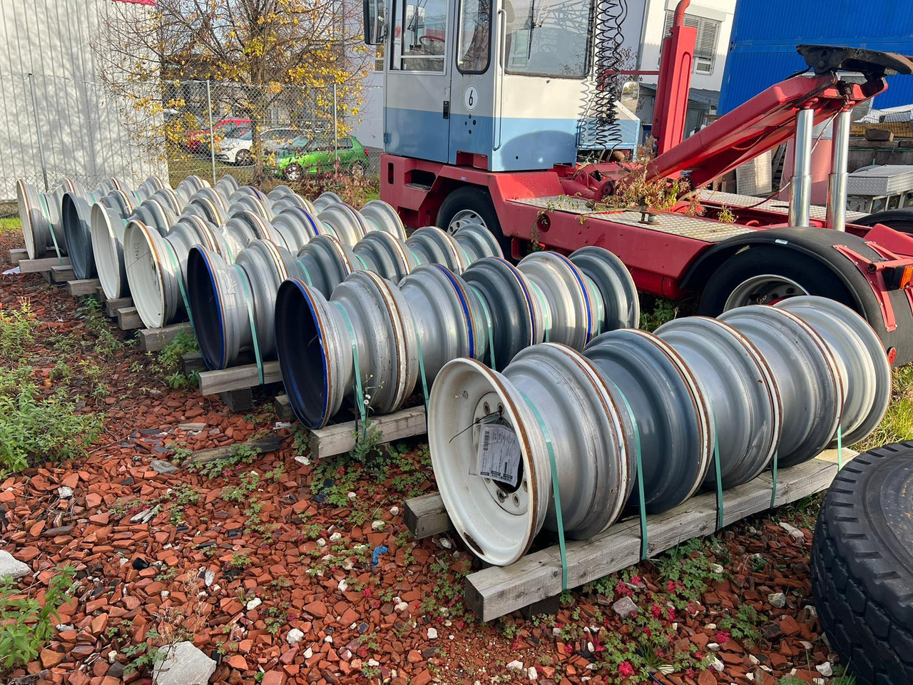 Liebherr Zubehör = Stahlfelgen für LTM Mobilkräne ab Baujahr 2016 - Typ 25-11.00/1,7 - Mobiele kraan: afbeelding 2 Liebherr Zubehör = Stahlfelgen für LTM Mobilkräne ab Baujahr 2016 - Typ 25-11.00/1,7 - Mobiele kraan: afbeelding 2