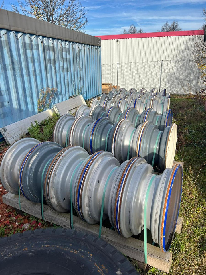 Liebherr Zubehör = Stahlfelgen für LTM Mobilkräne ab Baujahr 2016 - Typ 25-11.00/1,7 - Mobiele kraan: afbeelding 3 Liebherr Zubehör = Stahlfelgen für LTM Mobilkräne ab Baujahr 2016 - Typ 25-11.00/1,7 - Mobiele kraan: afbeelding 3