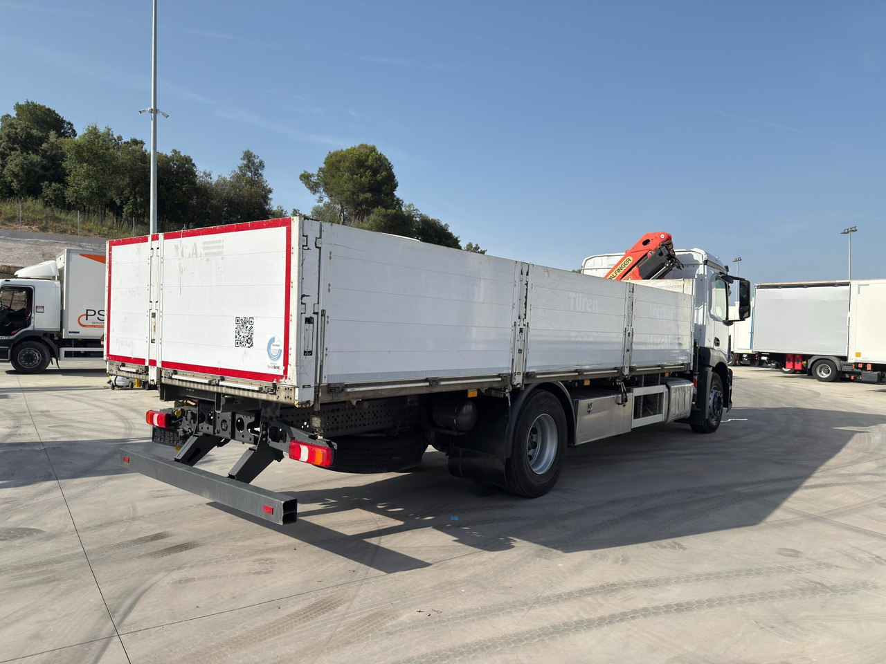 MERCEDES BENZ 18.30 Antos E6 (Platform and Grave) - Vrachtwagen met open laadbak, Kraanwagen: afbeelding 3 MERCEDES BENZ 18.30 Antos E6 (Platform and Grave) - Vrachtwagen met open laadbak, Kraanwagen: afbeelding 3