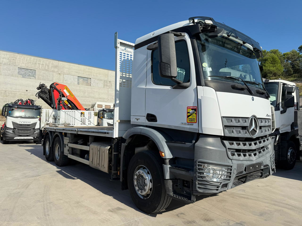 MERCEDES BENZ 26.36 Arocs E6 (Platform and Crane) - Vrachtwagen met open laadbak, Kraanwagen: afbeelding 1 MERCEDES BENZ 26.36 Arocs E6 (Platform and Crane) - Vrachtwagen met open laadbak, Kraanwagen: afbeelding 1