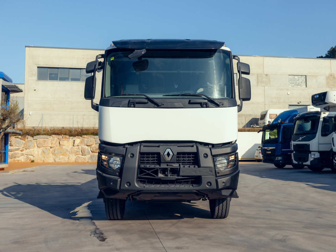 RENAULT C460 E6 (Platform) - Vrachtwagen met open laadbak, Kraanwagen: afbeelding 3 RENAULT C460 E6 (Platform) - Vrachtwagen met open laadbak, Kraanwagen: afbeelding 3
