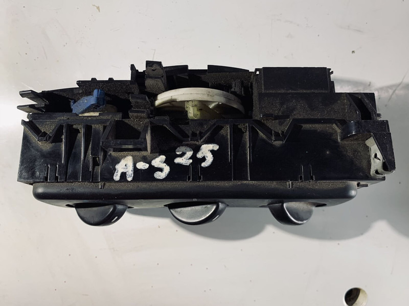 Behr ACTROS - Instrumentenpaneel: afbeelding 2 Behr ACTROS - Instrumentenpaneel: afbeelding 2