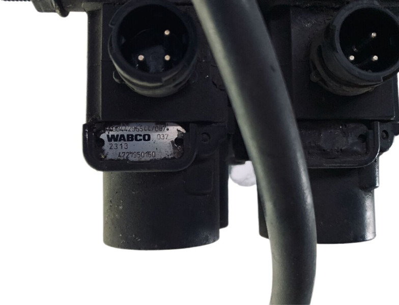 Mercedes-Benz 1824 - Klep: afbeelding 2 Mercedes-Benz 1824 - Klep: afbeelding 2