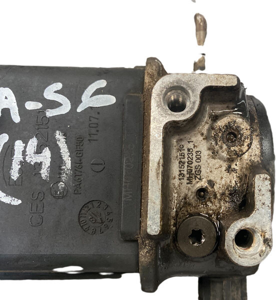 Mercedes-Benz 2013 - Geluiddemper/ Uitlaatsysteem: afbeelding 3 Mercedes-Benz 2013 - Geluiddemper/ Uitlaatsysteem: afbeelding 3