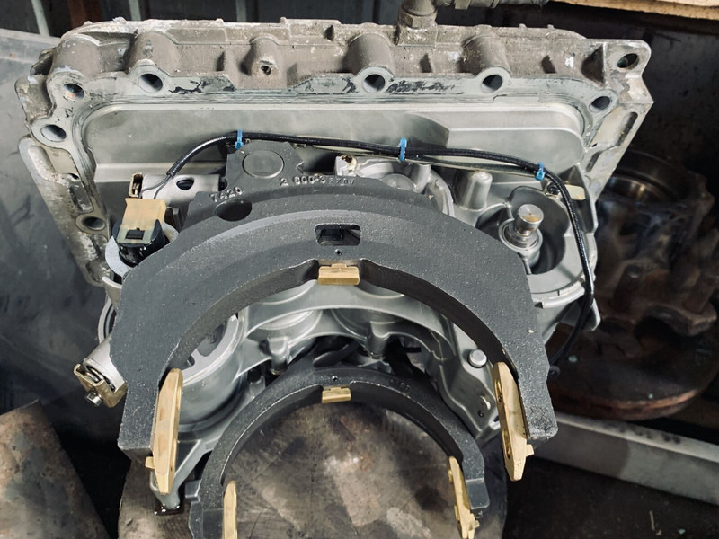 Volvo FH - Versnellingsbak: afbeelding 2 Volvo FH - Versnellingsbak: afbeelding 2