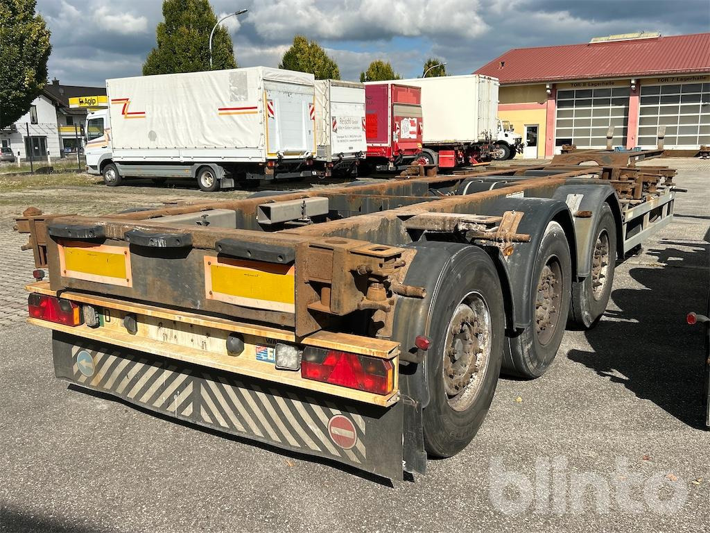 -Auflieger (3-Achser) MundV GmbH (2007) - Containertransporter/ Wissellaadbak oplegger: afbeelding 4 -Auflieger (3-Achser) MundV GmbH (2007) - Containertransporter/ Wissellaadbak oplegger: afbeelding 4