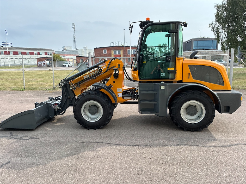 Everun ER 2500 F PRO - Verreiker: afbeelding 2 Everun ER 2500 F PRO - Verreiker: afbeelding 2