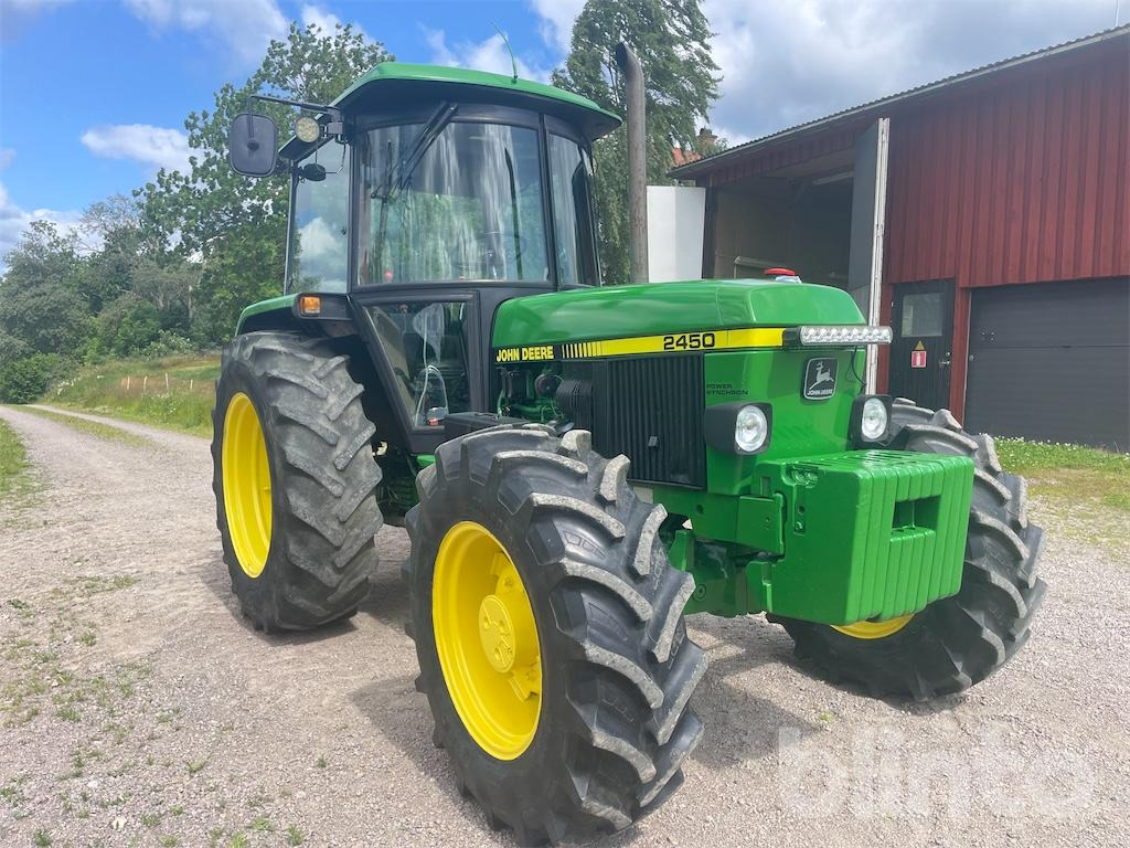 JOHN DEERE 2450 - Tractor: afbeelding 1 JOHN DEERE 2450 - Tractor: afbeelding 1