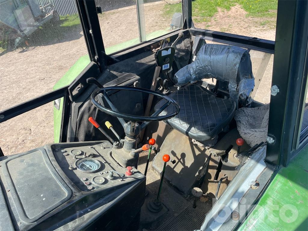JOHN DEERE 3130 - Tractor: afbeelding 5 JOHN DEERE 3130 - Tractor: afbeelding 5