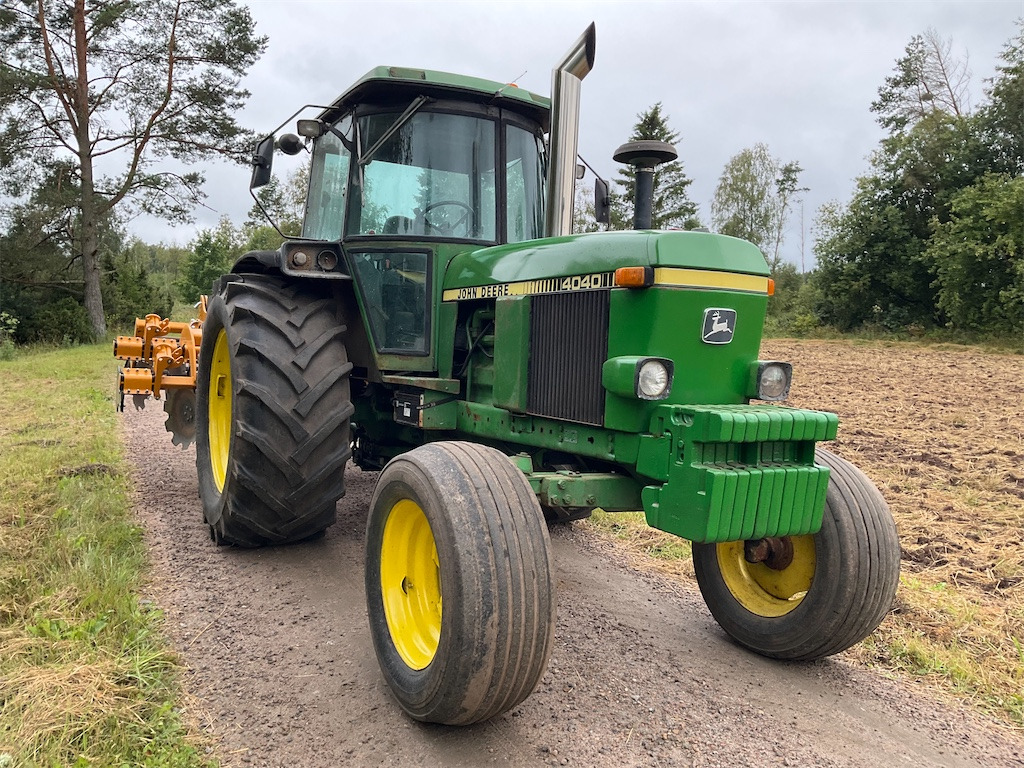 JOHN DEERE 4040 QR - Tractor: afbeelding 4 JOHN DEERE 4040 QR - Tractor: afbeelding 4