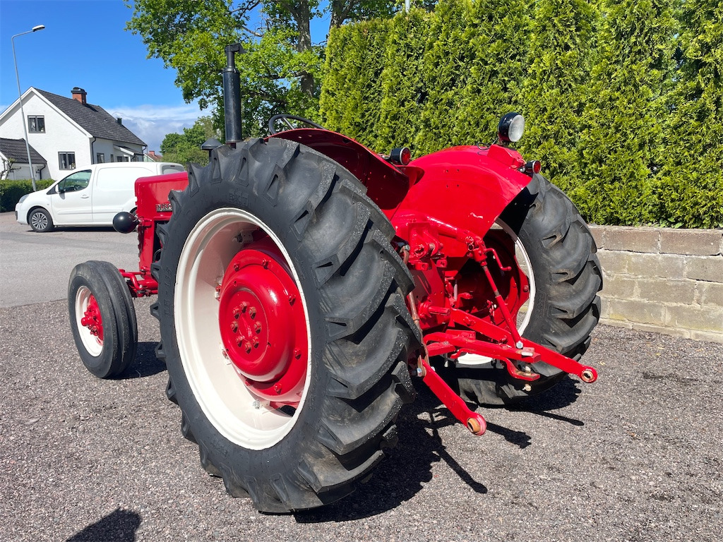 MC CORMICK INTERNATIONAL - Tractor: afbeelding 4 MC CORMICK INTERNATIONAL - Tractor: afbeelding 4
