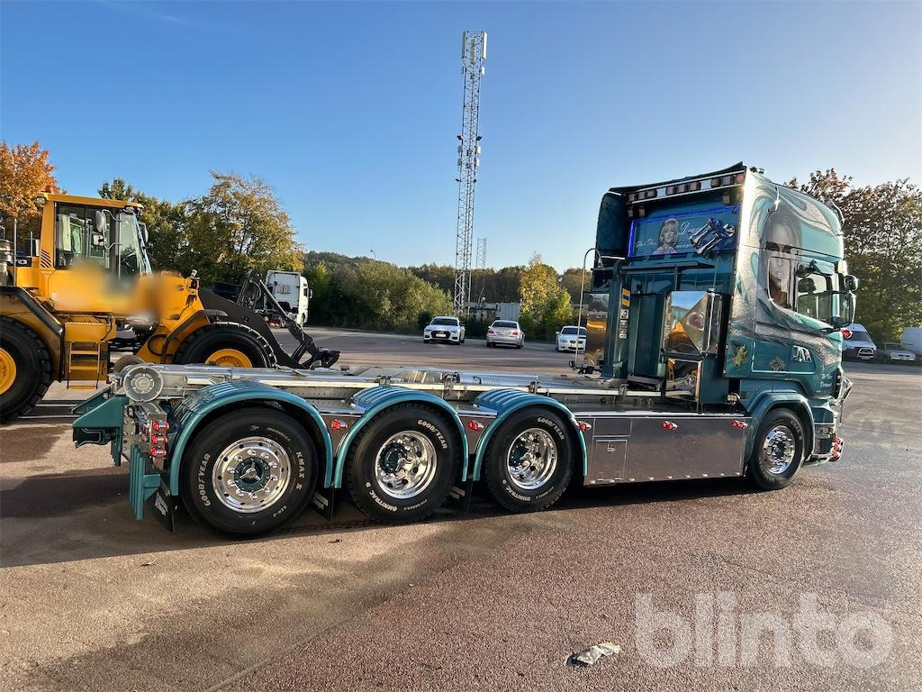 SCANIA R560LB 8X4 med HIAB 24T krok - Haakarmsysteem vrachtwagen: afbeelding 3 SCANIA R560LB 8X4 med HIAB 24T krok - Haakarmsysteem vrachtwagen: afbeelding 3