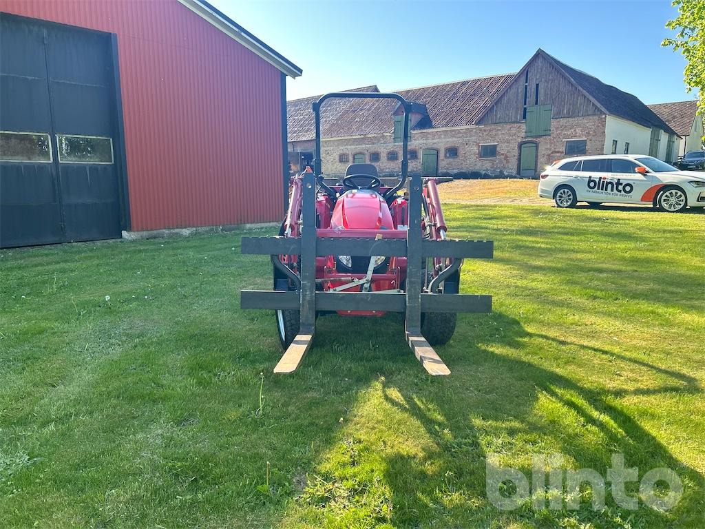 TYM HST T353 - 545 timmar - 2 redskap - Tractor: afbeelding 2 TYM HST T353 - 545 timmar - 2 redskap - Tractor: afbeelding 2