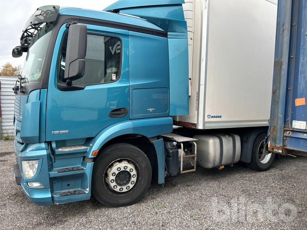 MERCEDES-BENZ 963-4-A - Krone SD - Trekker, Koelwagen oplegger: afbeelding 5 MERCEDES-BENZ 963-4-A - Krone SD - Trekker, Koelwagen oplegger: afbeelding 5