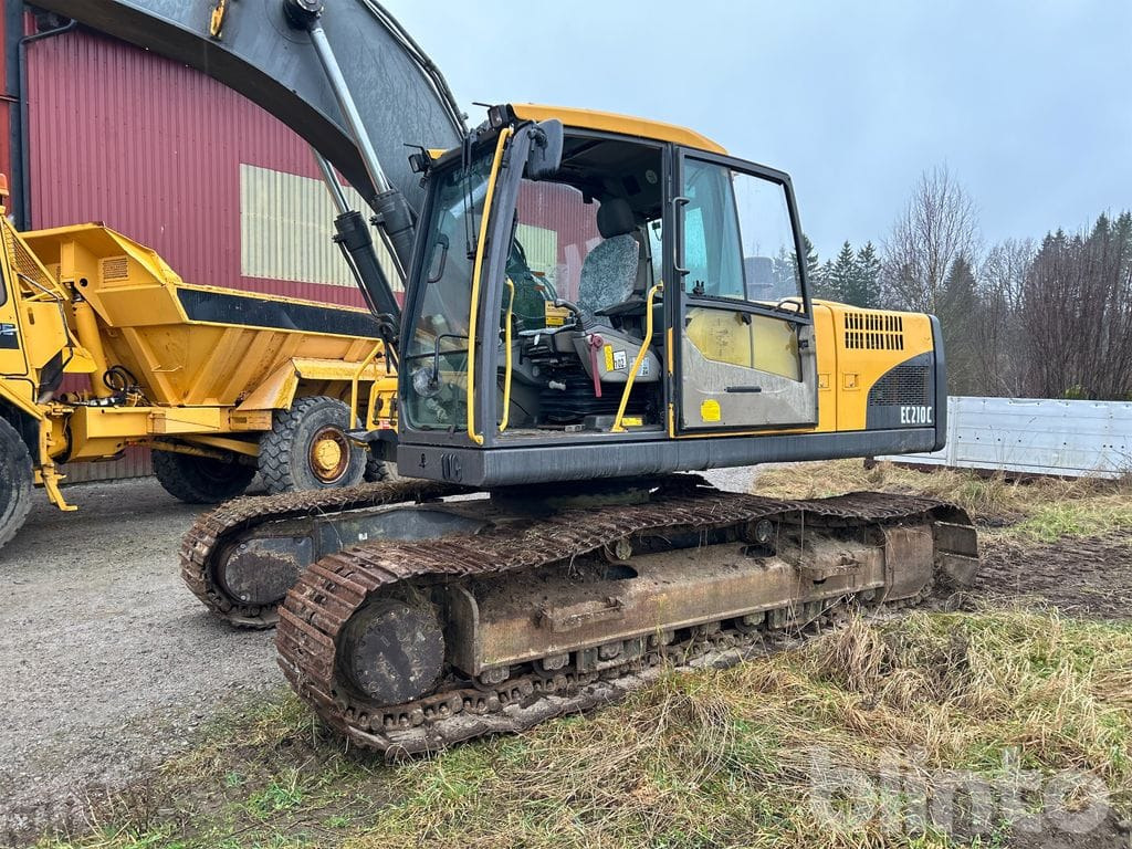 VOLVO A25 samt EC 210CL - Rupsgraafmachine, Kiepwagen met knikbesturing: afbeelding 3 VOLVO A25 samt EC 210CL - Rupsgraafmachine, Kiepwagen met knikbesturing: afbeelding 3