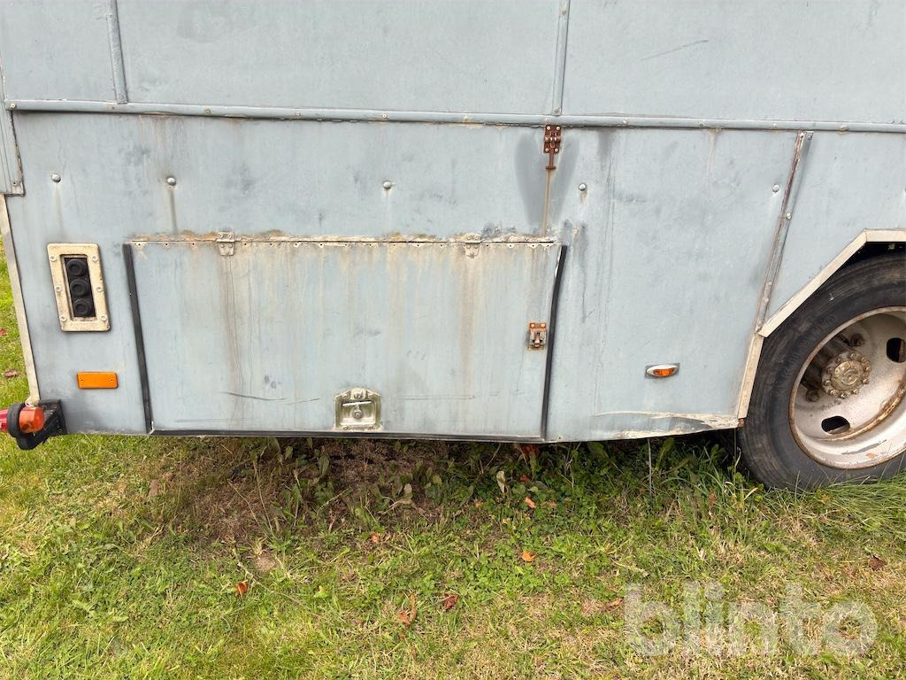 Paardenvrachtwagen VOLVO FL614: afbeelding 23
