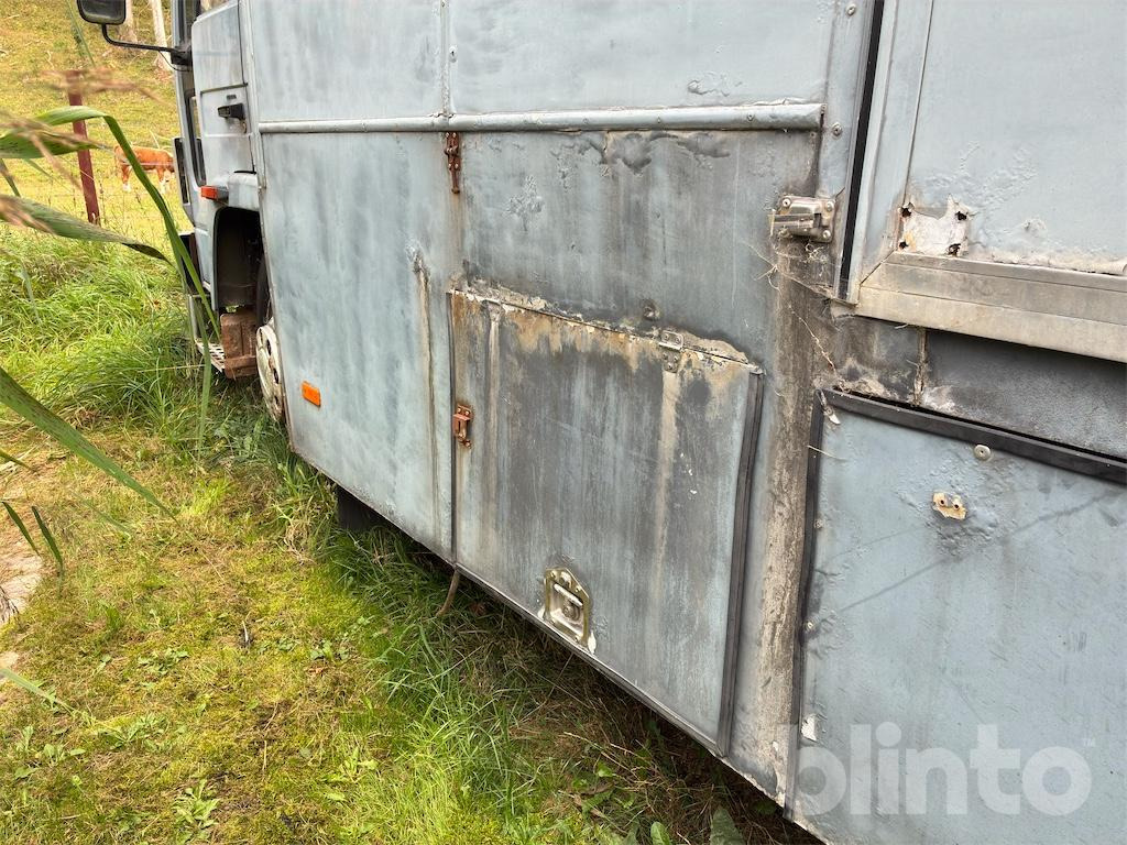 Paardenvrachtwagen VOLVO FL614: afbeelding 36