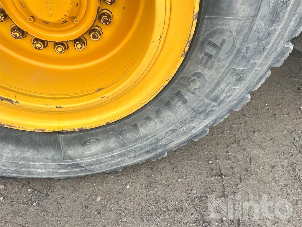 Wiellader Volvo L90F - 1 Ägare: afbeelding 14