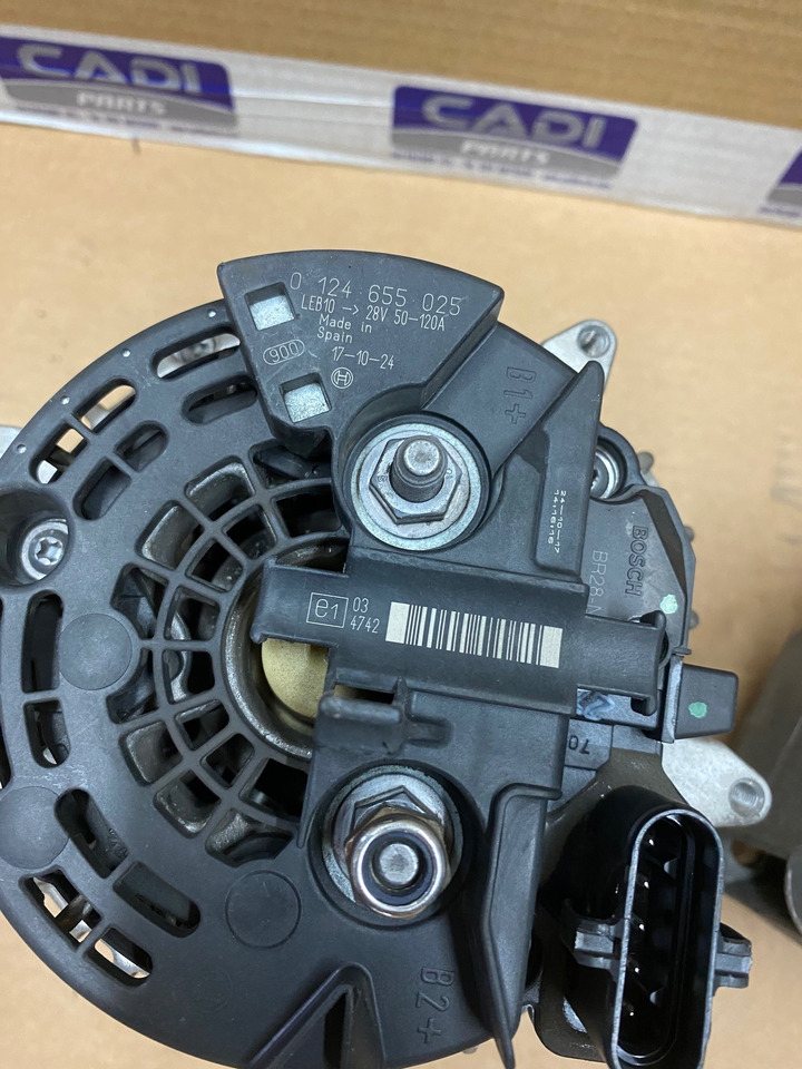 ALTERNATORE - RIF BOSCH 0124655025 - RIF. MAN 51261017283 28V, 120A - Dynamo voor Vrachtwagen: afbeelding 3 ALTERNATORE - RIF BOSCH 0124655025 - RIF. MAN 51261017283 28V, 120A - Dynamo voor Vrachtwagen: afbeelding 3