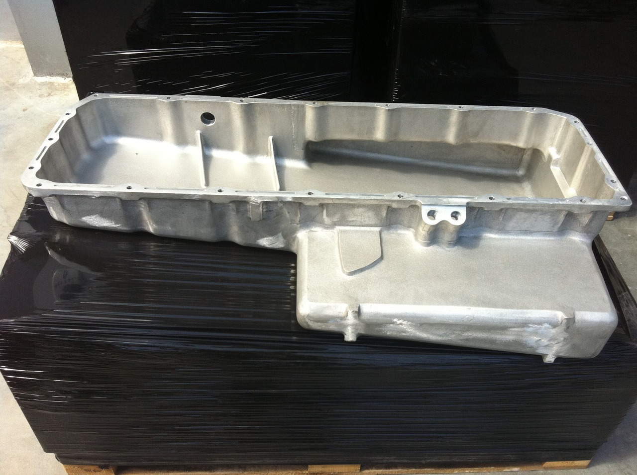 COPPA OLIO MOTORE MERCEDES OM457 - VERSIONE BUS - Carterpan voor Bus: afbeelding 1 COPPA OLIO MOTORE MERCEDES OM457 - VERSIONE BUS - Carterpan voor Bus: afbeelding 1