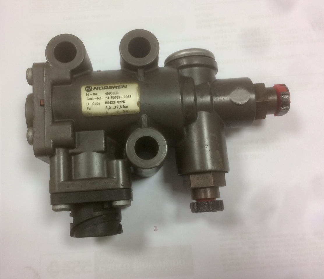 VALVOLA EGR MAN 51259020084 - 51259020123 - Klep voor Vrachtwagen: afbeelding 1 VALVOLA EGR MAN 51259020084 - 51259020123 - Klep voor Vrachtwagen: afbeelding 1