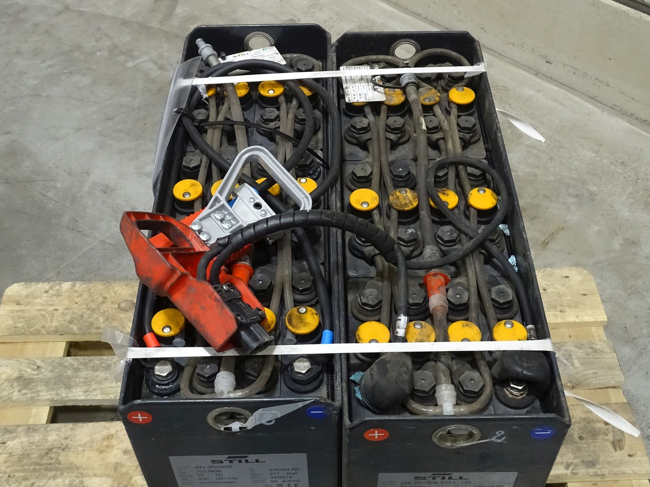 Weitere 2XBATTERIEN - Bouwmachine: afbeelding 3 Weitere 2XBATTERIEN - Bouwmachine: afbeelding 3
