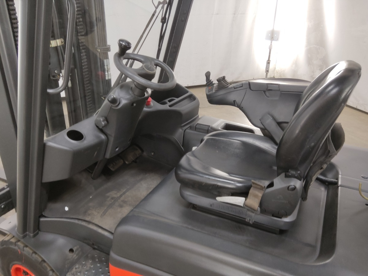 Linde E30L - Elektrische heftruck: afbeelding 3 Linde E30L - Elektrische heftruck: afbeelding 3