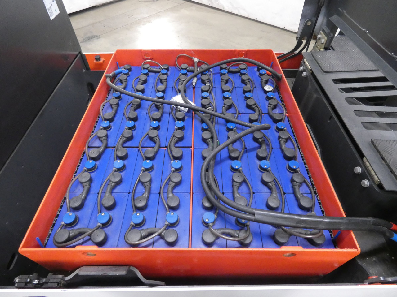 Linde P250 - Elektrische trekker: afbeelding 4 Linde P250 - Elektrische trekker: afbeelding 4