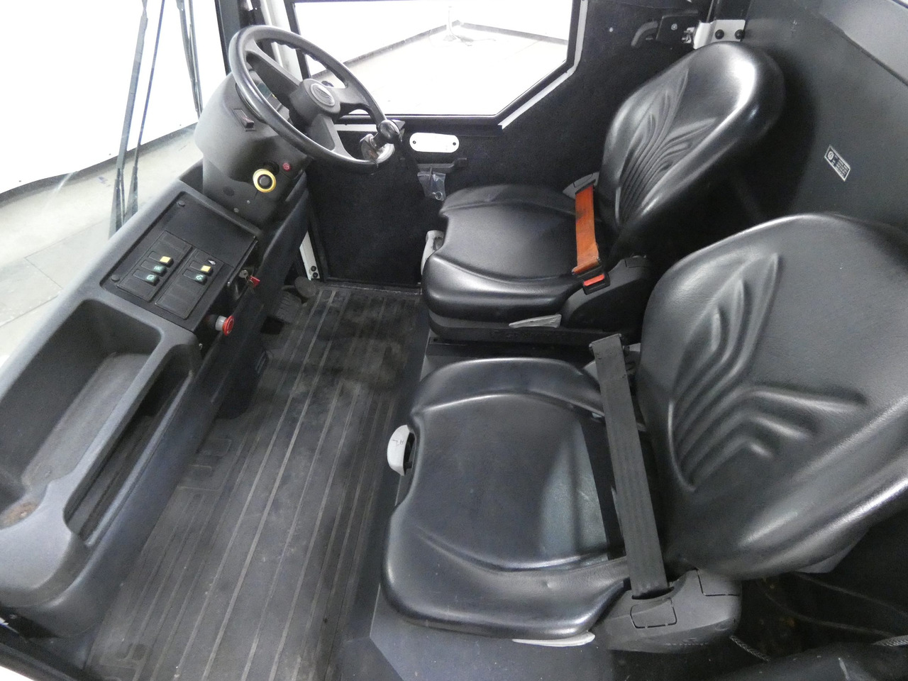 Linde P250 - Elektrische trekker: afbeelding 3 Linde P250 - Elektrische trekker: afbeelding 3