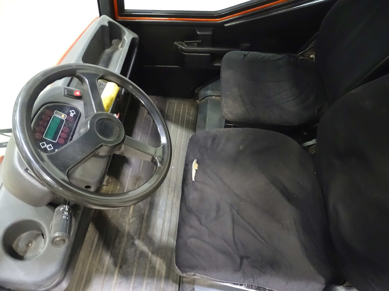 Linde P250 - Elektrische trekker: afbeelding 3 Linde P250 - Elektrische trekker: afbeelding 3