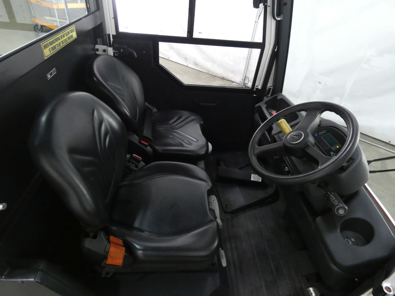 Linde P250 - Elektrische trekker: afbeelding 3 Linde P250 - Elektrische trekker: afbeelding 3