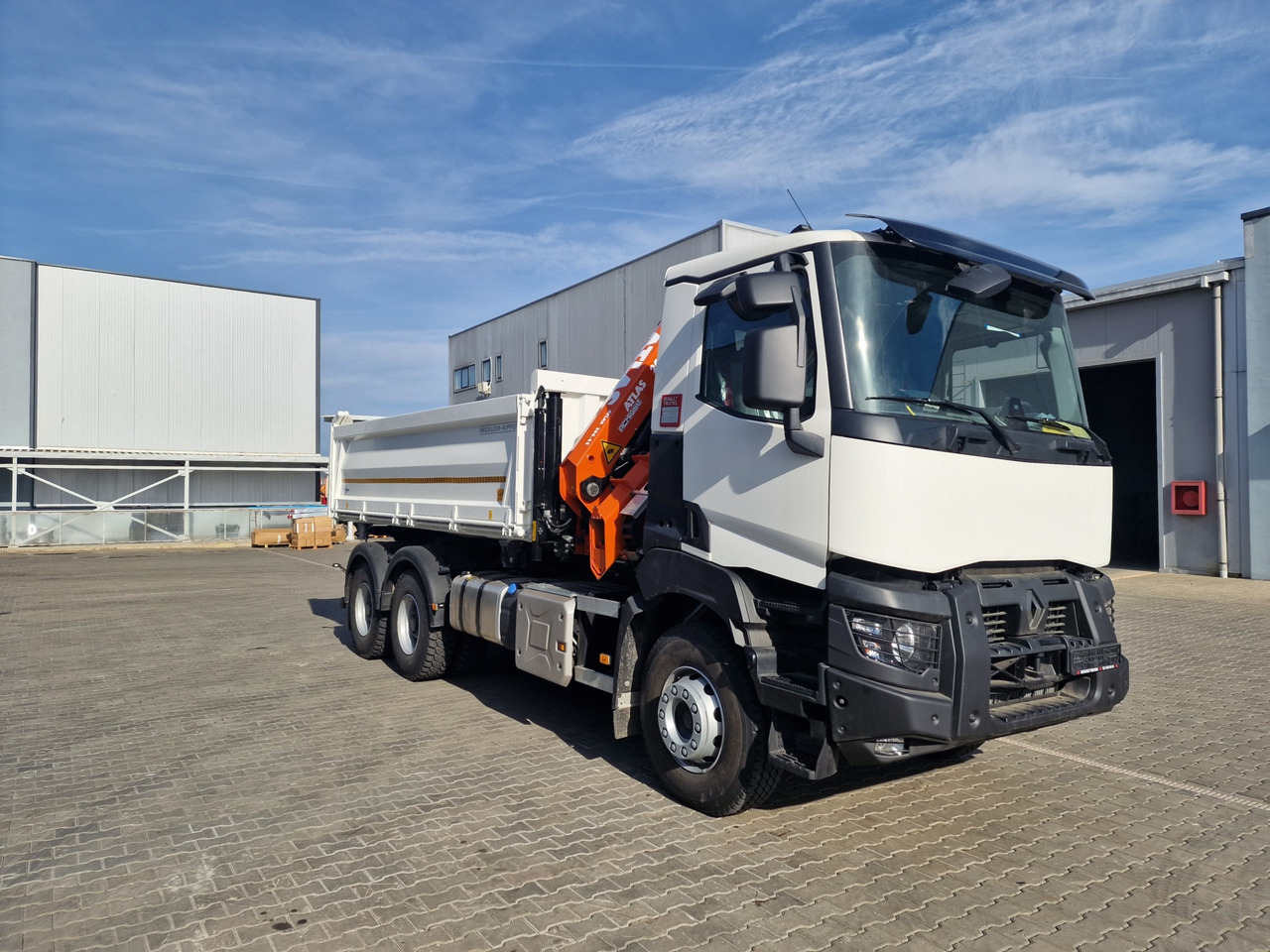 Renault - Vrachtwagen met open laadbak, Kraanwagen: afbeelding 2 Renault - Vrachtwagen met open laadbak, Kraanwagen: afbeelding 2