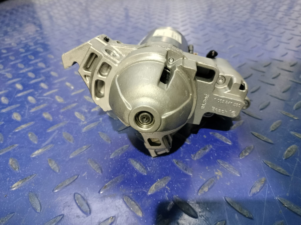 BOSCH Starter BMW 12418589891 - Starter voor Vrachtwagen: afbeelding 2 BOSCH Starter BMW 12418589891 - Starter voor Vrachtwagen: afbeelding 2