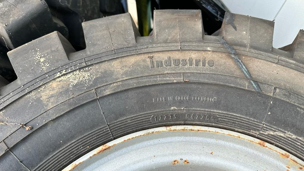 CONTINENTAL CSE ROBUST 355/65 15 - Banden en velgen voor Vrachtwagen: afbeelding 4 CONTINENTAL CSE ROBUST 355/65 15 - Banden en velgen voor Vrachtwagen: afbeelding 4