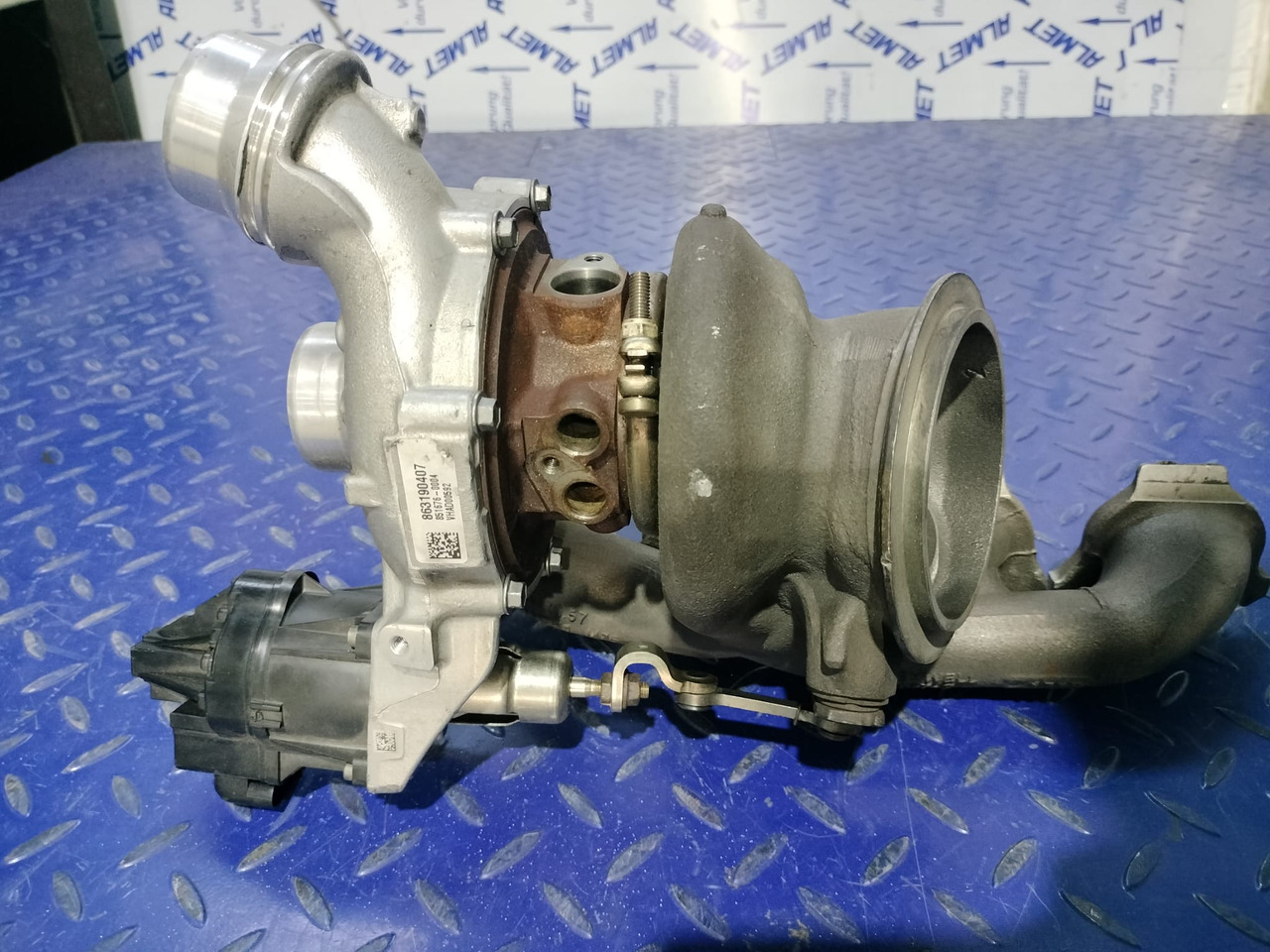 GARRETT 851676 BMW Turbocharger - Turbolader voor Vrachtwagen: afbeelding 1 GARRETT 851676 BMW Turbocharger - Turbolader voor Vrachtwagen: afbeelding 1