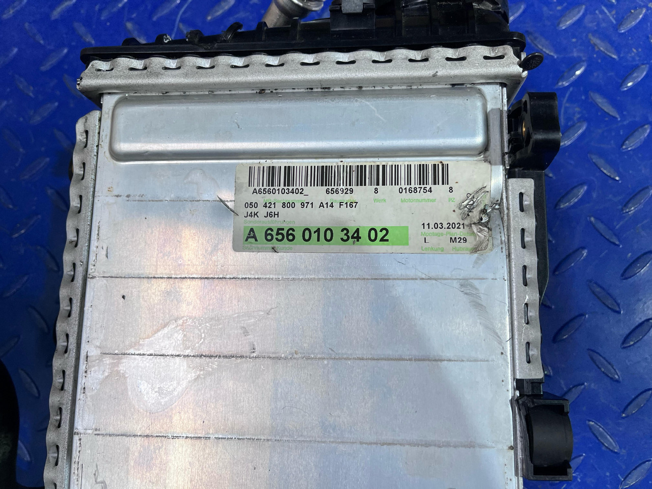 MAHLE Mercedes Benz A6560903900 - Intercooler: afbeelding 3 MAHLE Mercedes Benz A6560903900 - Intercooler: afbeelding 3