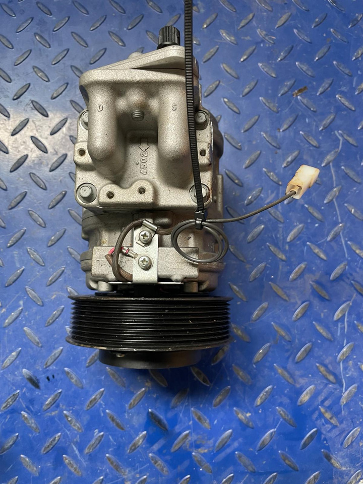 MERCEDES-BENZ Actros, Axor, Atego A0002340811 - Airco compressor voor Vrachtwagen: afbeelding 2 MERCEDES-BENZ Actros, Axor, Atego A0002340811 - Airco compressor voor Vrachtwagen: afbeelding 2