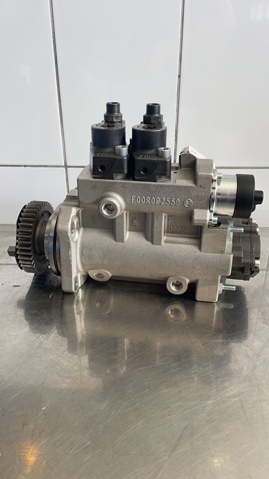 Mercedes Actros MP4 Injection Pump A4700900850 - Brandstofpomp voor Vrachtwagen: afbeelding 4 Mercedes Actros MP4 Injection Pump A4700900850 - Brandstofpomp voor Vrachtwagen: afbeelding 4
