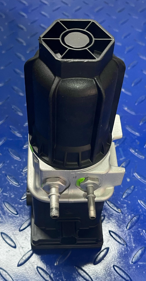 Mercedes Benz Actros, Axor, Arocs, Atego Adblue Pump Euro 6 - Geluiddemper/ Uitlaatsysteem voor Vrachtwagen: afbeelding 3 Mercedes Benz Actros, Axor, Arocs, Atego Adblue Pump Euro 6 - Geluiddemper/ Uitlaatsysteem voor Vrachtwagen: afbeelding 3