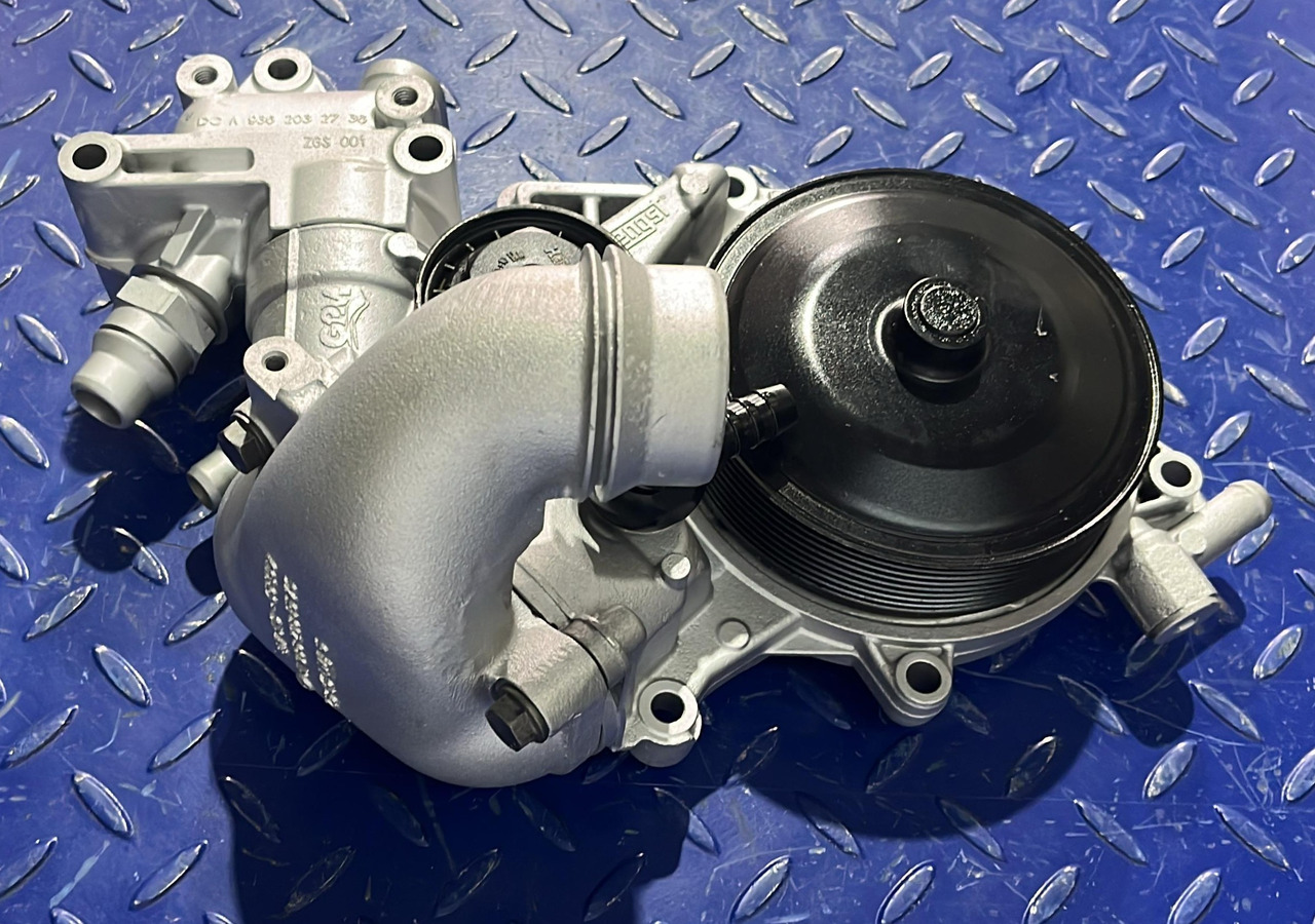 Mercedes Benz Waterpump Atego OM936 - Waterpomp: afbeelding 4 Mercedes Benz Waterpump Atego OM936 - Waterpomp: afbeelding 4