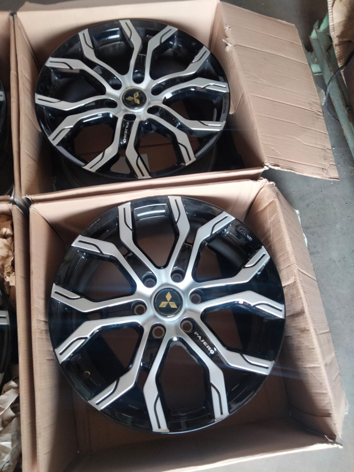 Mitsubishi Pajero L200 20 Zoll original Rims KBA50710 - Velg voor Personenwagen: afbeelding 3 Mitsubishi Pajero L200 20 Zoll original Rims KBA50710 - Velg voor Personenwagen: afbeelding 3